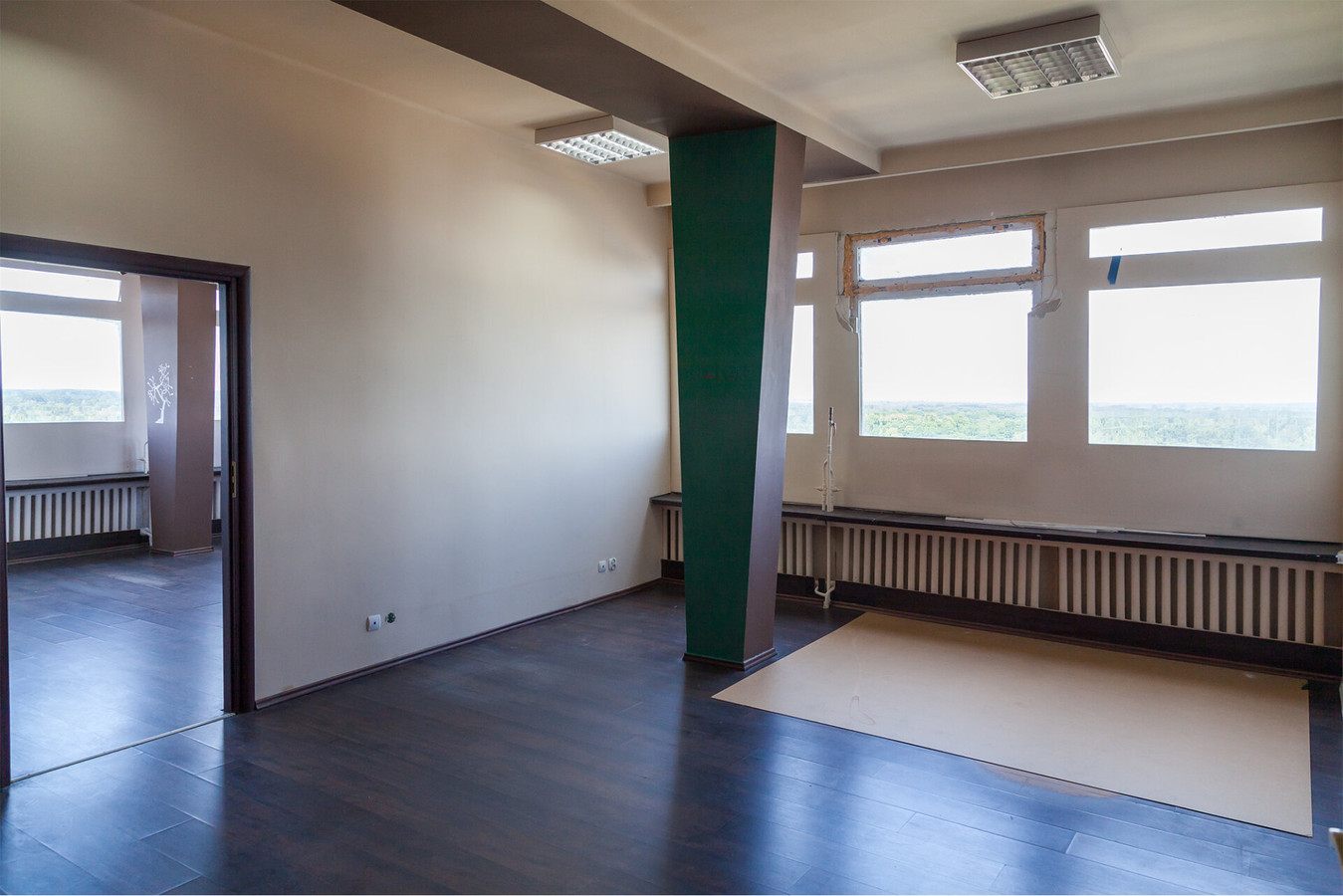 Jasne biuro z 3 pomieszczeniami i panoramicznym widokiem – 59 m² - Widok 3