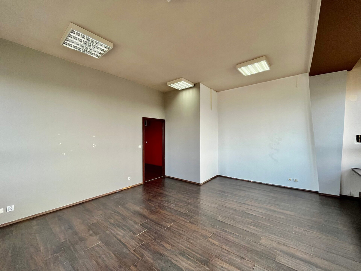 Jasne biuro z 3 pomieszczeniami i panoramicznym widokiem – 59 m² - Widok 5