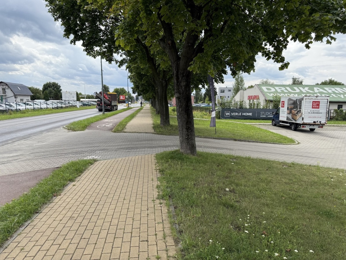 PARTER 70 - 170 m² OSTATNI LOKAL PARKING - Widok 2