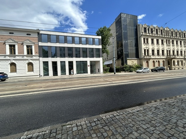 Budynek usługowy ul.Piotrkowska 256 - Widok 3