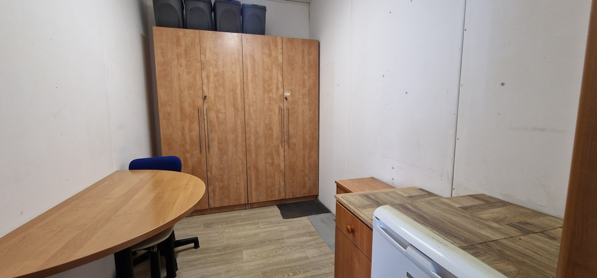 TEOFILÓW/105 m²/ 2 mc gratis/ Magazynowo-usługowy - Więcej