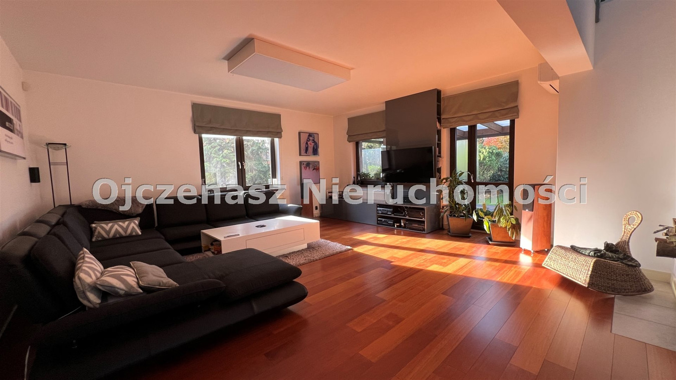 Hus, 270 m², grund 1388 m²