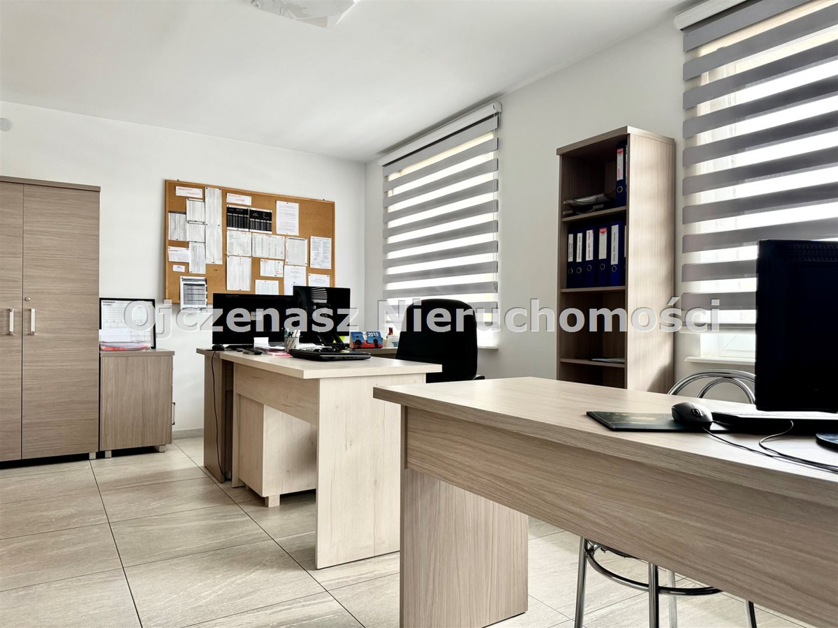 Biuro 80 m² z placem manewrowym/parkingiem - Widok 4