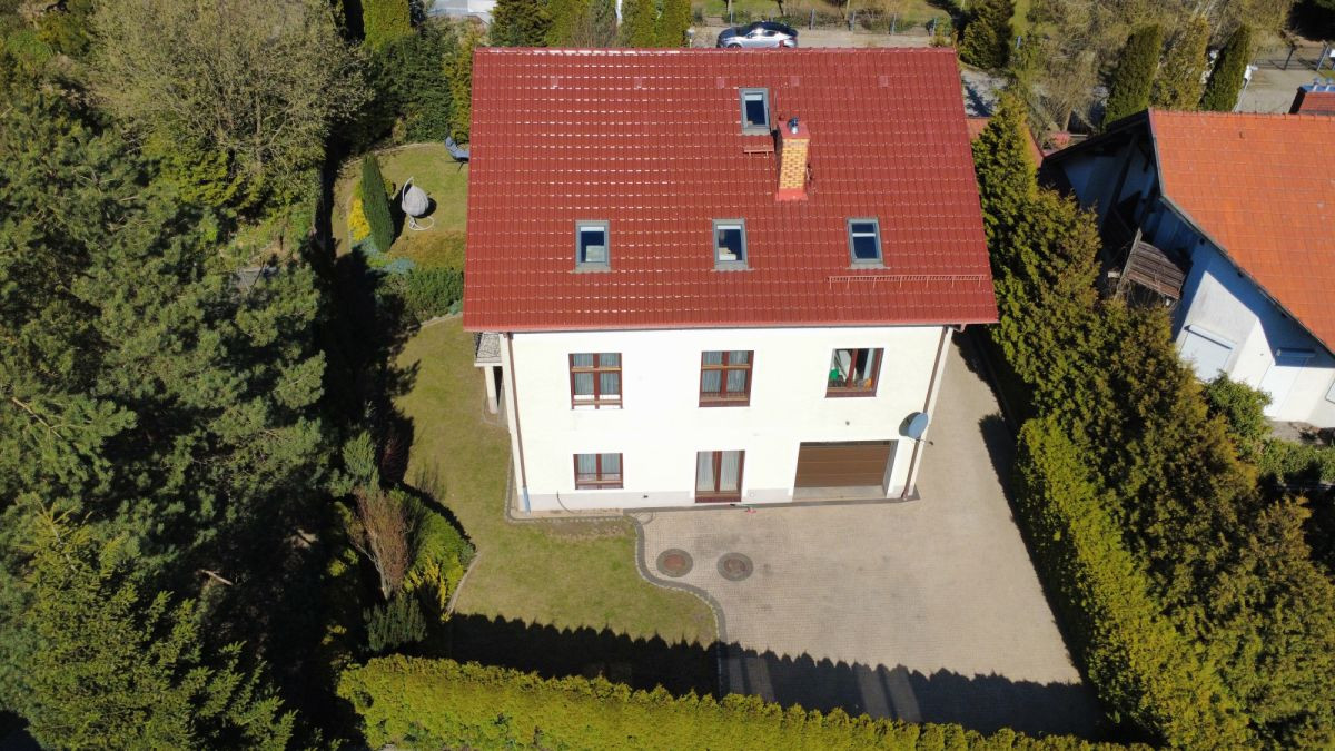 Dom, 320 m², działka 650 m²