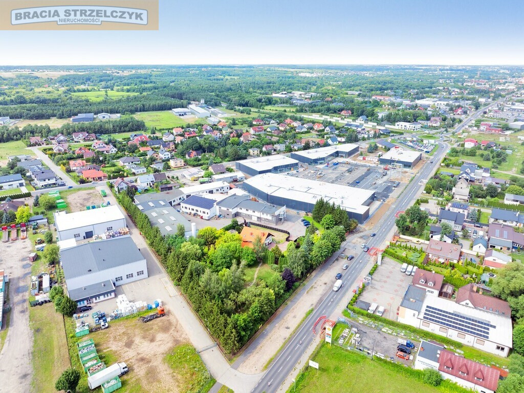 Hale, biura, magazyny, dom, przy centrum handlowym - Więcej