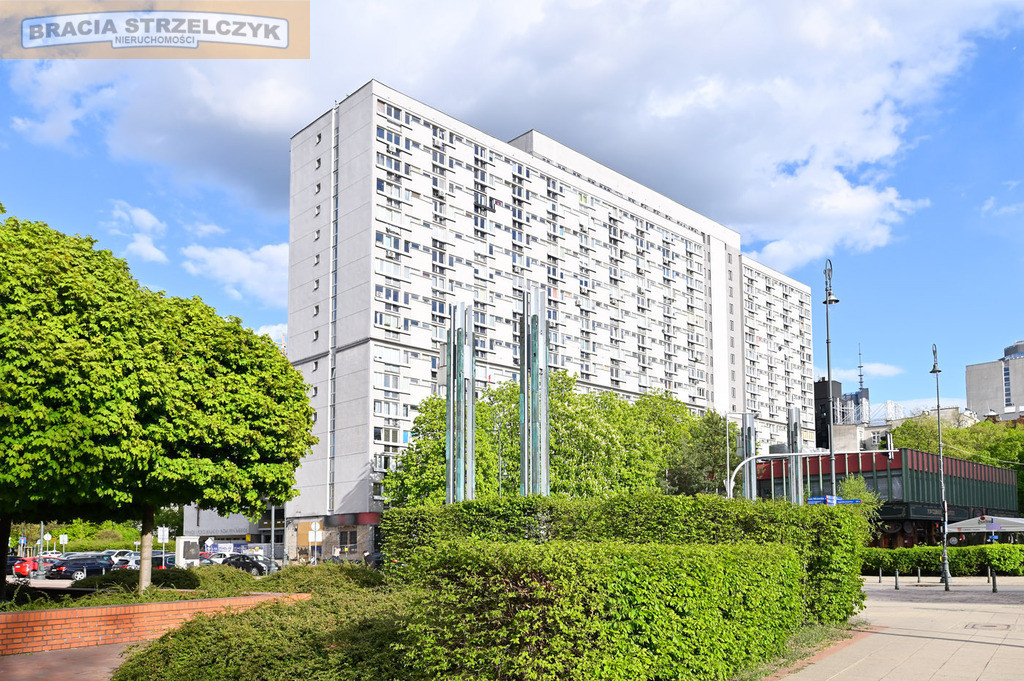 Pogranicze Śródmieścia i Woli, dwa pokoje z widną kuchnią
