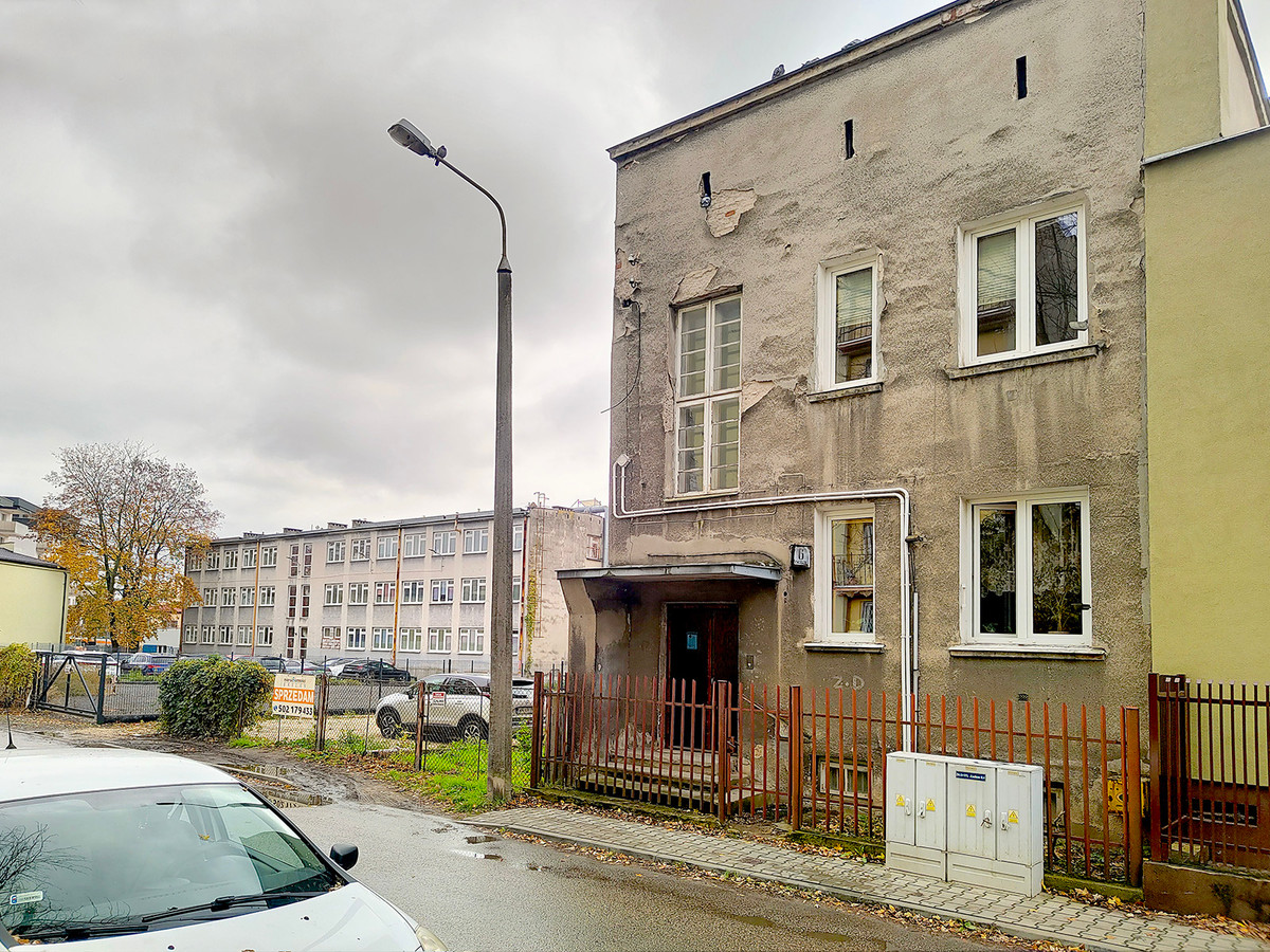 Budynek: mieszkalny/ usługowy/ biurowy 182 m2, centrum z parkingiem ul. Zacisze