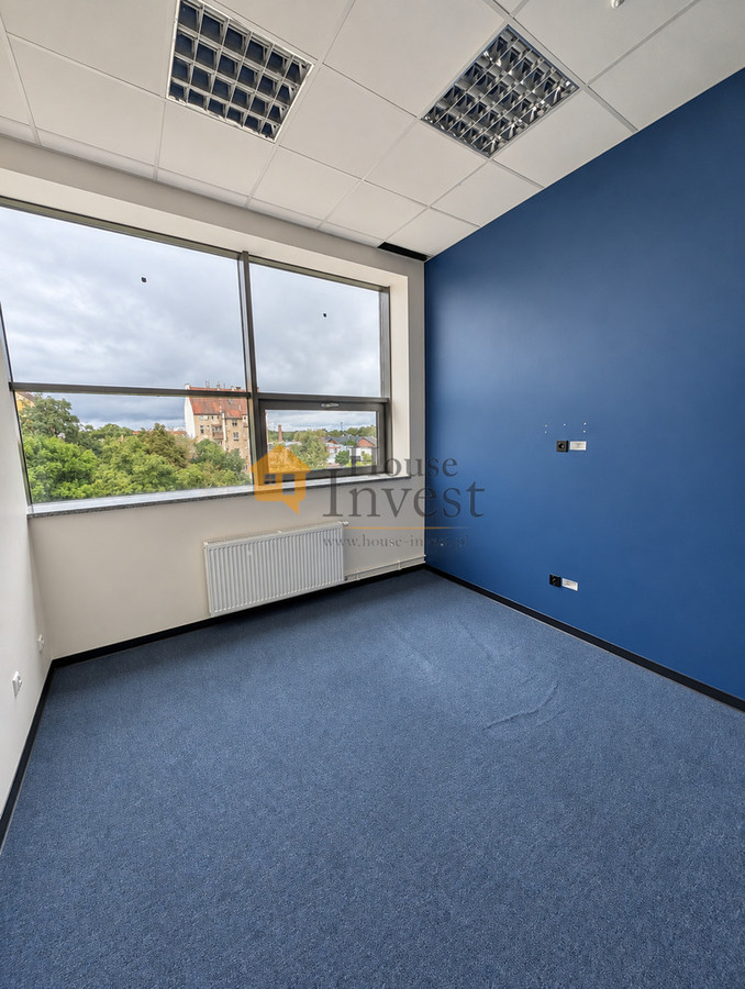 Lokal biurowy 51,75 m² w biurowcu z windą - Widok 2