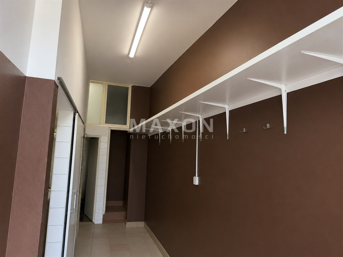LOKAL 102m+OGRÓDEK- GASTRONOMIA-PARKING - Więcej