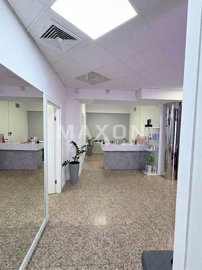 Lokal użytkowy na salon kosmetyczny, 3 gabinety - Więcej
