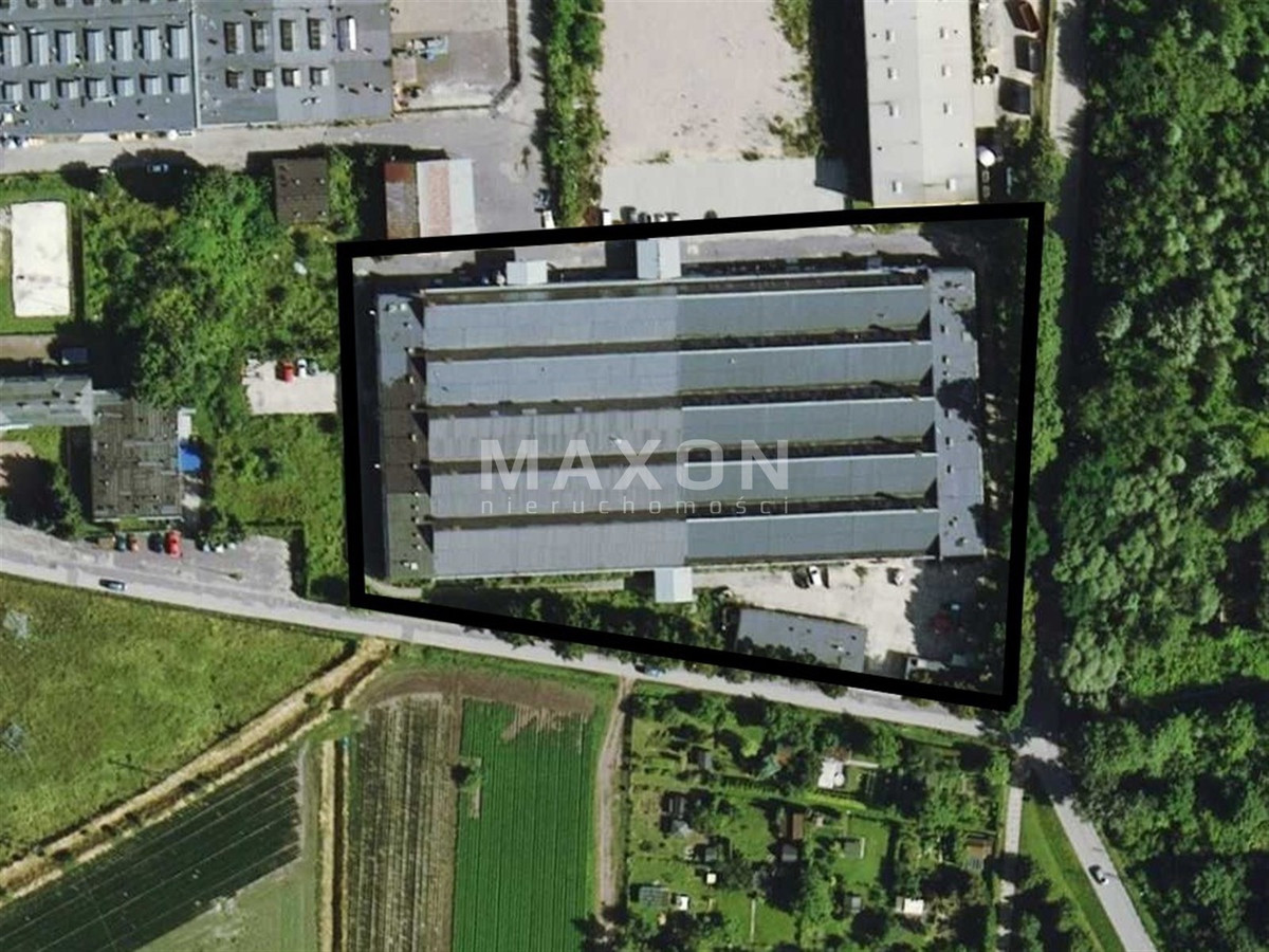 BŁONIE POWIERZCHNIA MAGAZYNOWA 990 MKW - More