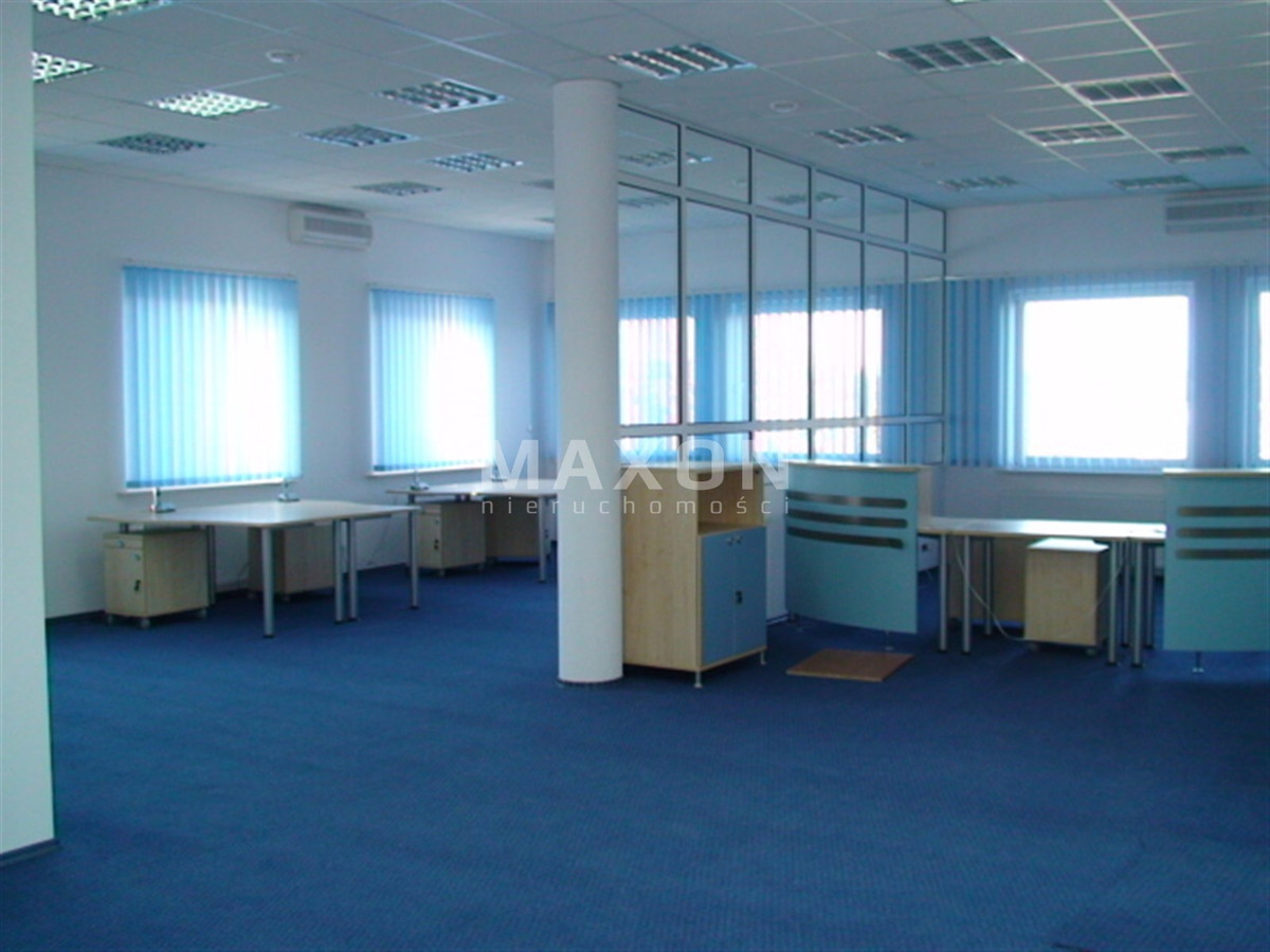 Budynek magazynowo - biurowy - Widok 3