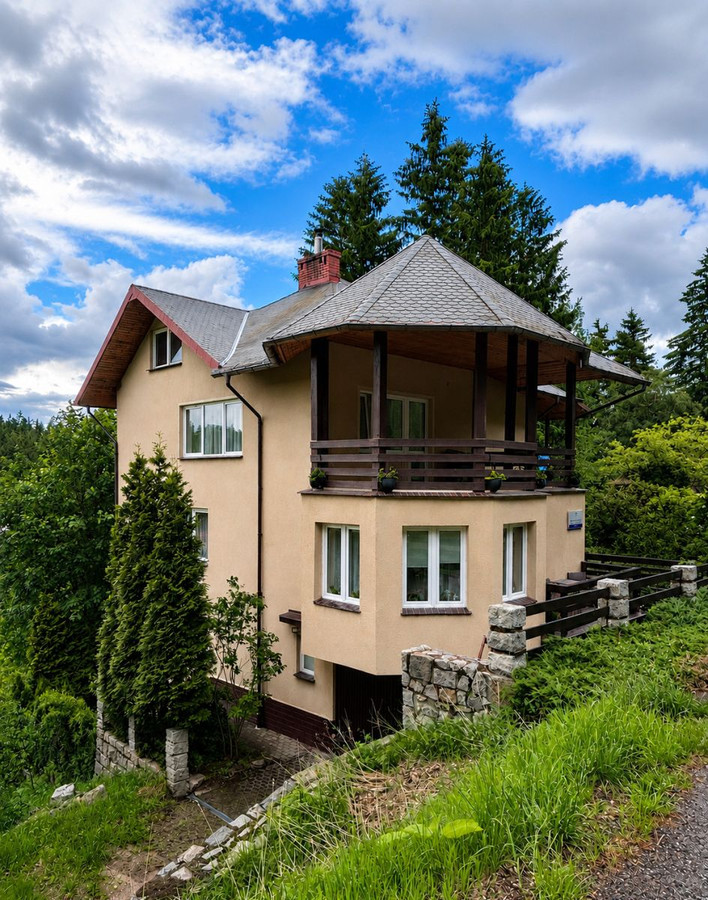 Hus, 400 m², grund 400 m²