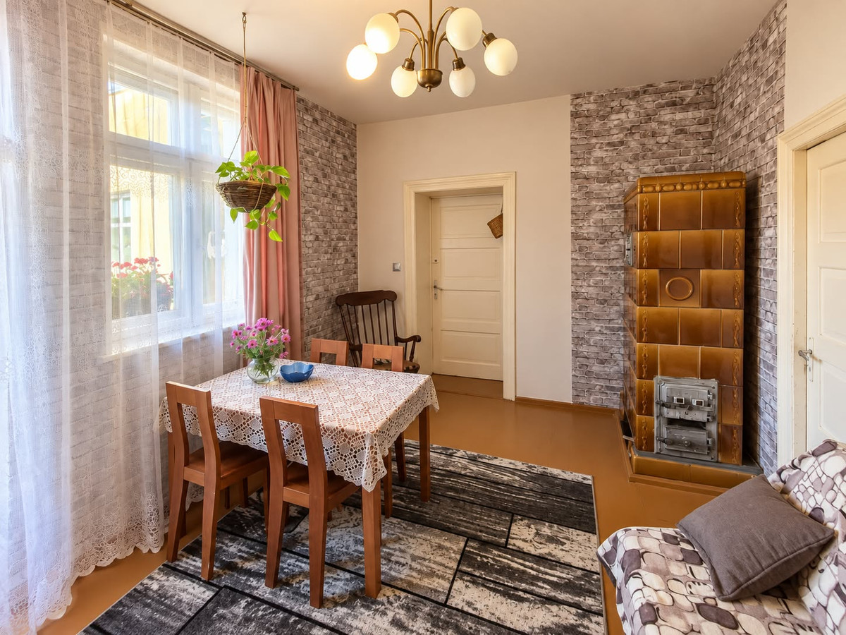 91,8 m² | 5 pokoi | Okrzei | kamienica | świetna lokalizacja