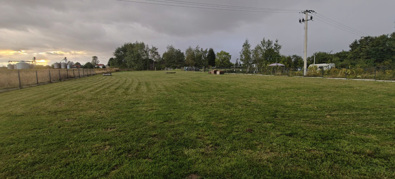 Sprzedam ogrodzona Działkę Budowlaną Łazy Gmina Książ Wielki woj Małopolskie - Widok 2