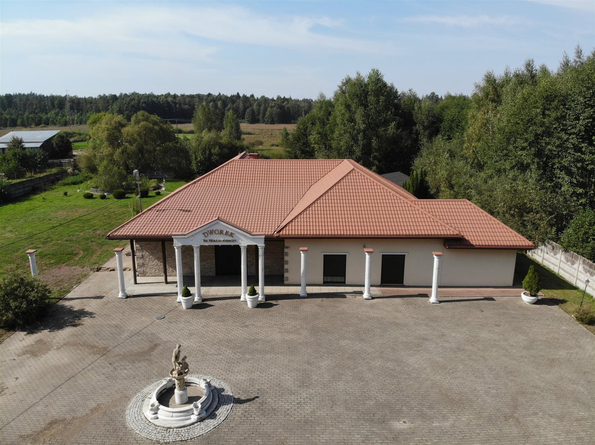 Locale commerciale, 400 m²
