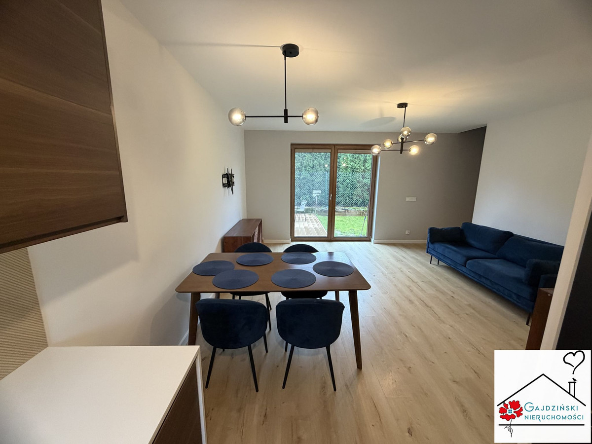 POROSŁY. Szeregówka na wynajem , 72 m². Ogródek z tarasem. 2 miejsca parkingowe