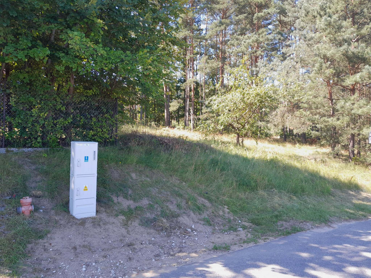 Otoczona lasem urocza działka z Pozwoleniem na Budowę domu - Widok 5