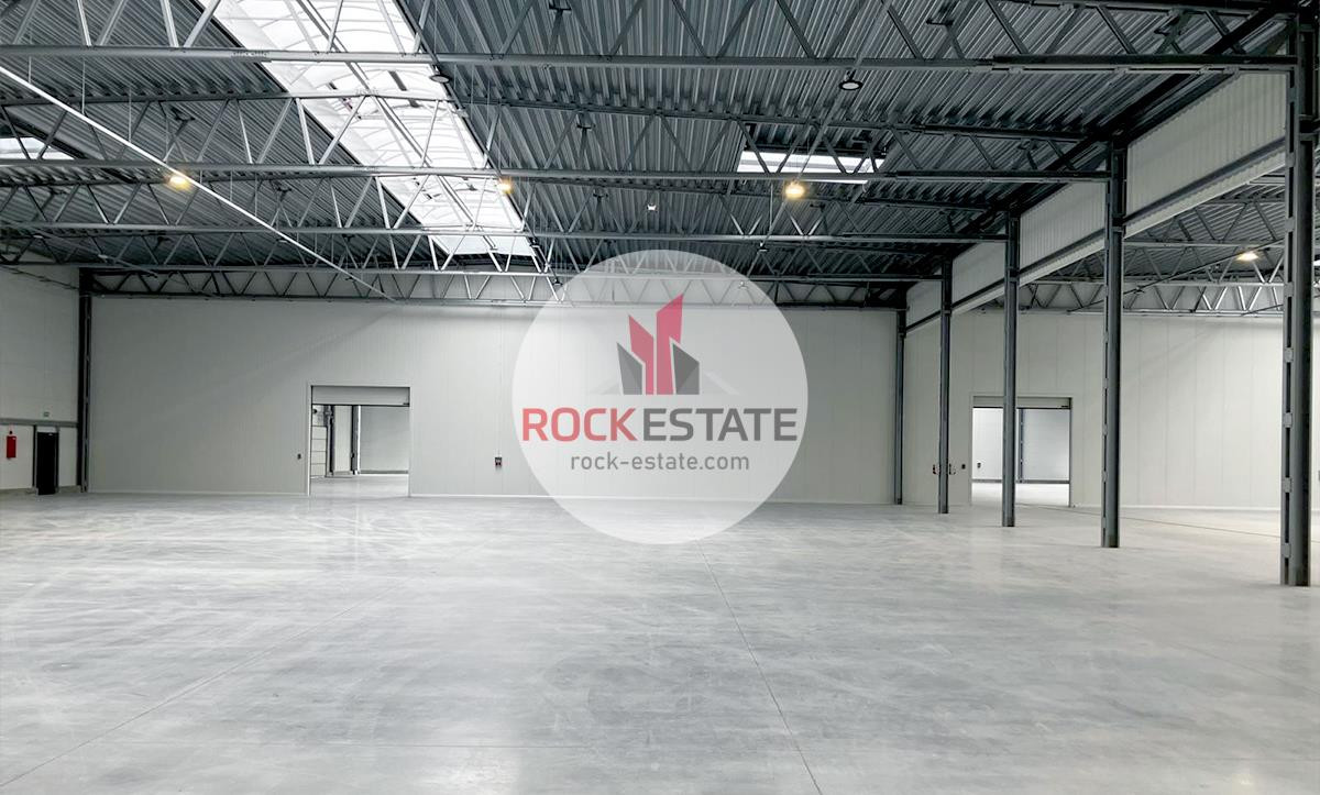 Magazyn 2500 m² obok lotniska od zaraz - Widok 2