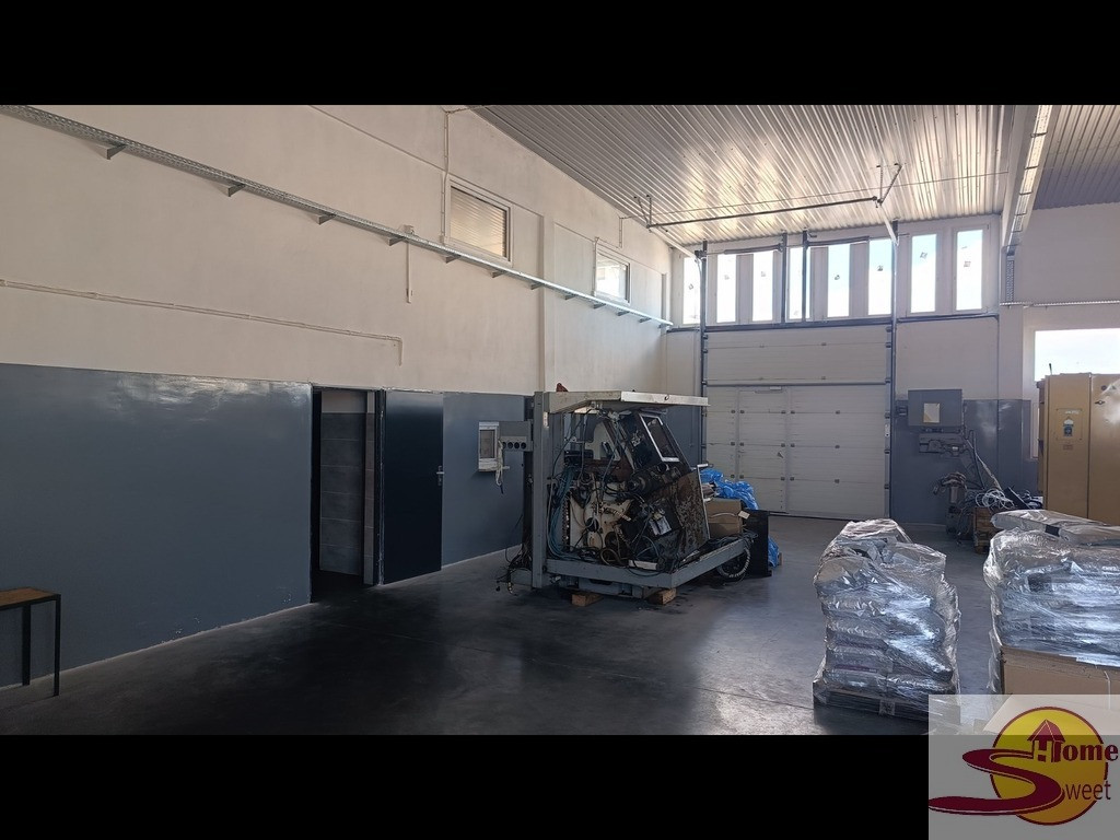 Hala magazynowa z biurowa 450 m² - Więcej