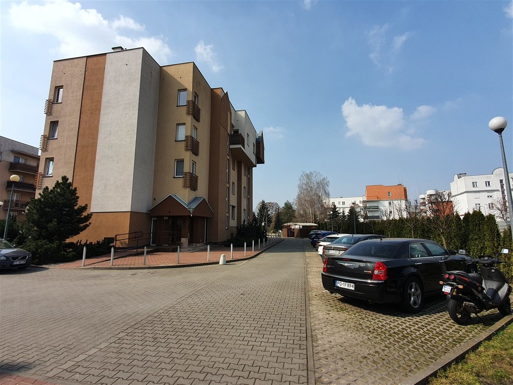 Umeblowane, odmalowane, czyste, 1 piętro, wjazd na zamykany teren - View 3