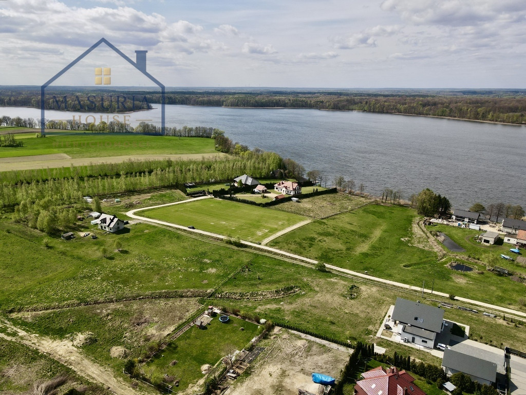 Działka budowlana nad jeziorem Jeziorak - Widok 2