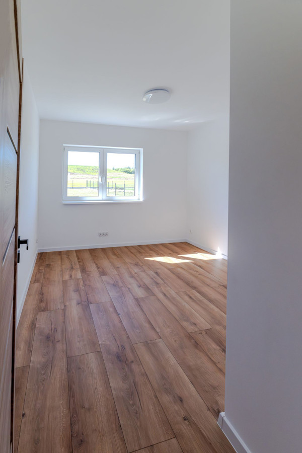 Nowoczesny dom 136 m² - gotowy do zamieszkania, wysoki standard, duża działka - Więcej