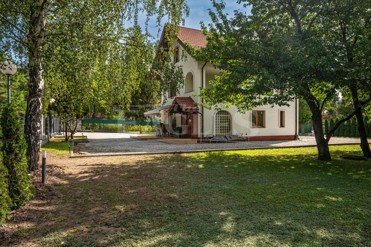 Kuća, 154 m², zemljište 1336 m²