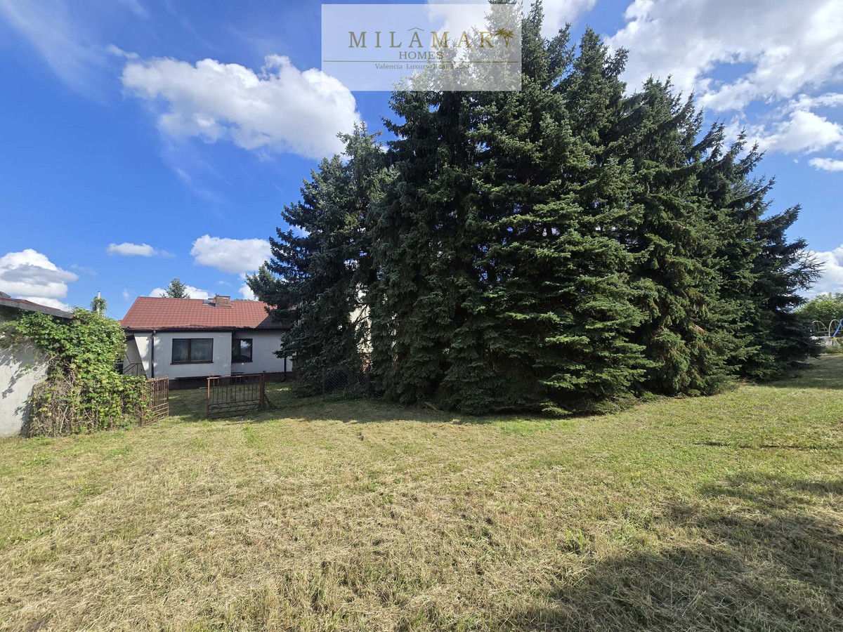 Dom z potencjałem i działką inwestycyjną – 2635 m² gruntu