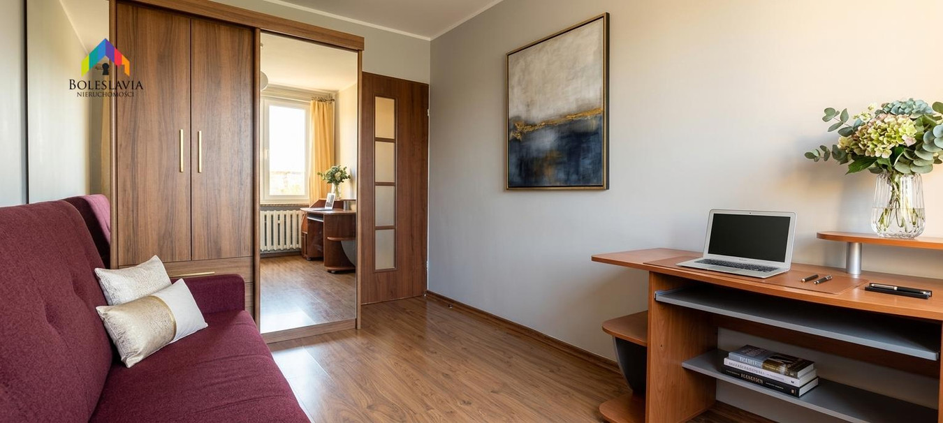 Bardzo dobra lokalizacja, 3 pokoje, balkon, miejskie ogrzewanie
