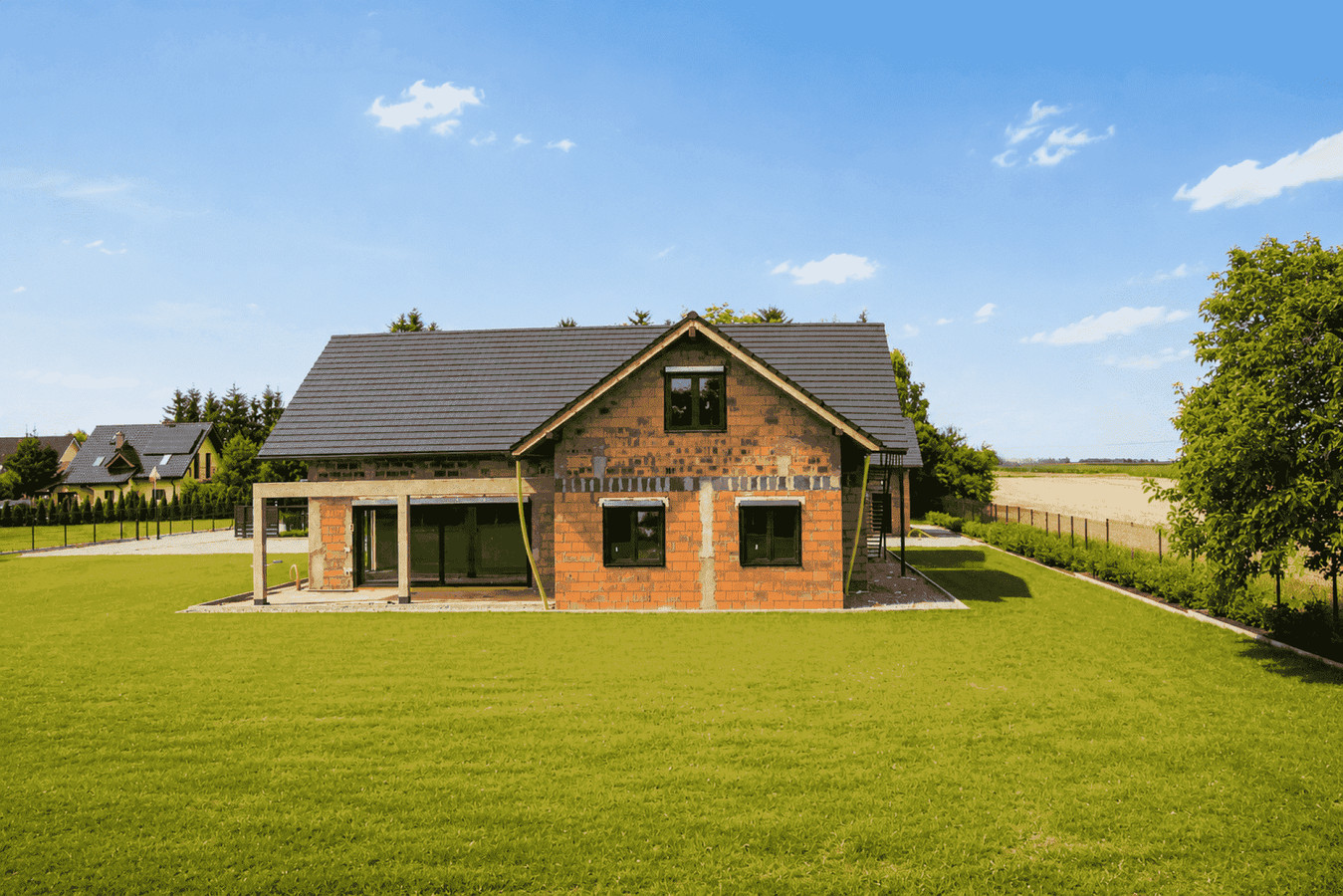 Kuća, 220 m², zemljište 4000 m²