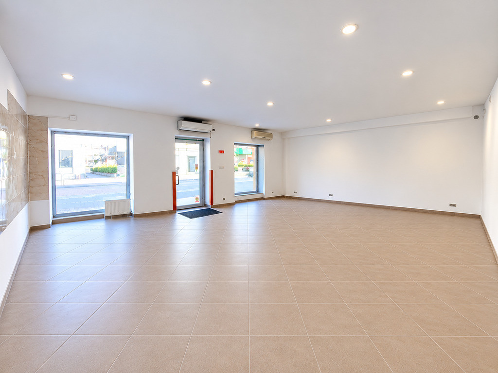Lokal usługowy 64 m², parter, duża witryna - Widok 4