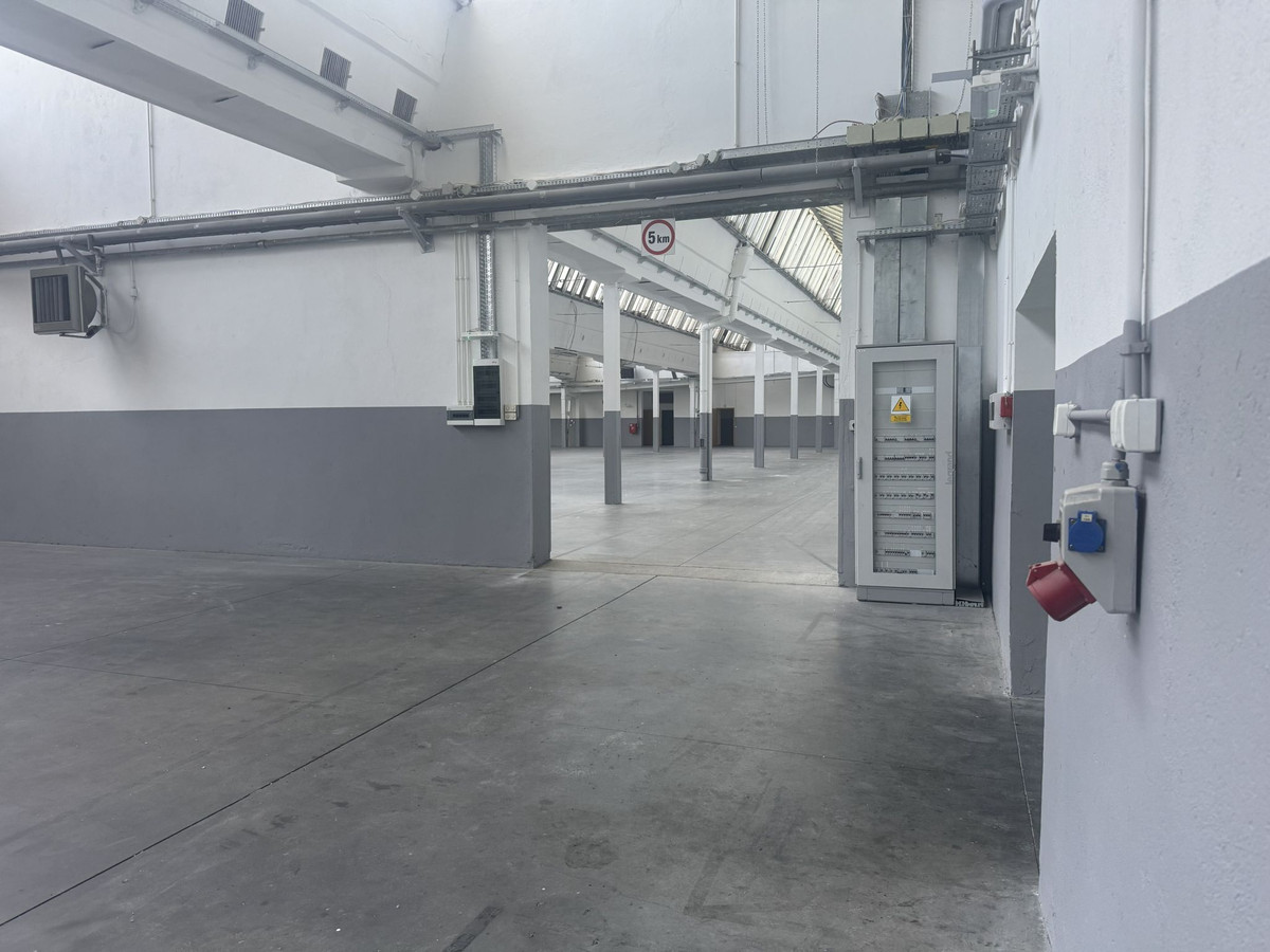 Hala magazynowo-produkcyjna | 1 398 m² | Łódź I Centrum - Więcej