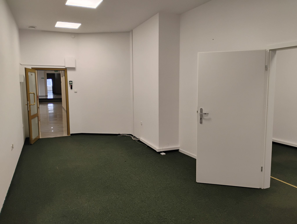 lokal biurowy składajacy się z dwóch pomieszczeń - Widok 2