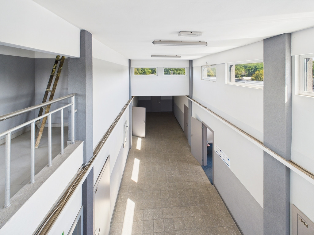 Biuro 85,3 m² z windą i parkingiem – Rybnik - Więcej