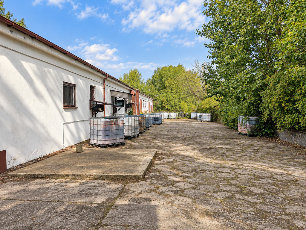 Hala produkcyjna 480 m², działka 3822 m² Brzeziny - Więcej