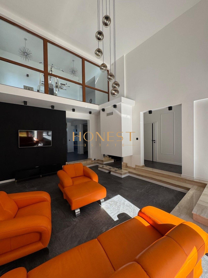 WYJĄTKOWY DOM PO GENERALNYM REMONCIE | 259 m² |