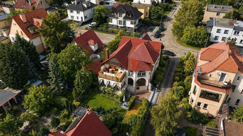 Wielorodzinny? Inwestycyjny? Dom w Zdrojach 380m2