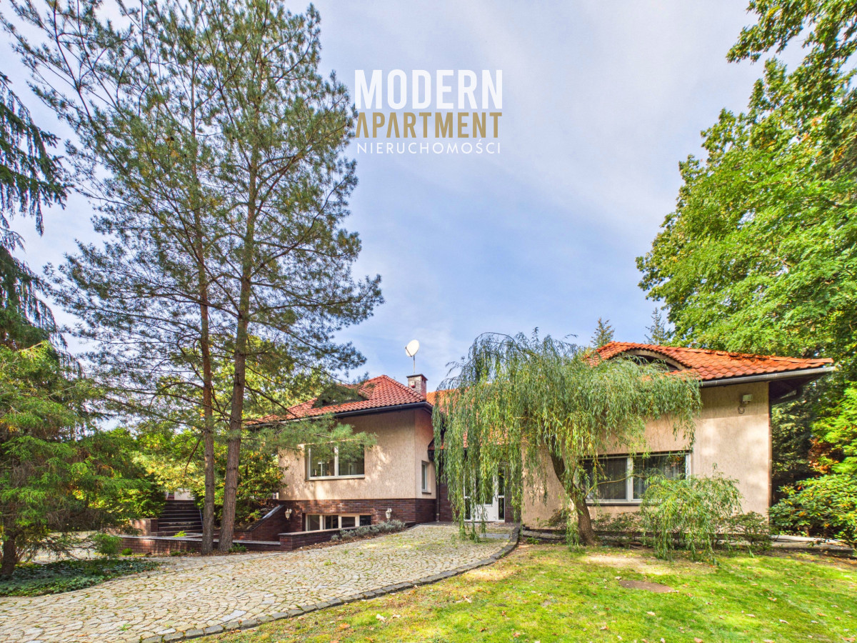 Maison, 637 m², terrain 2768 m²