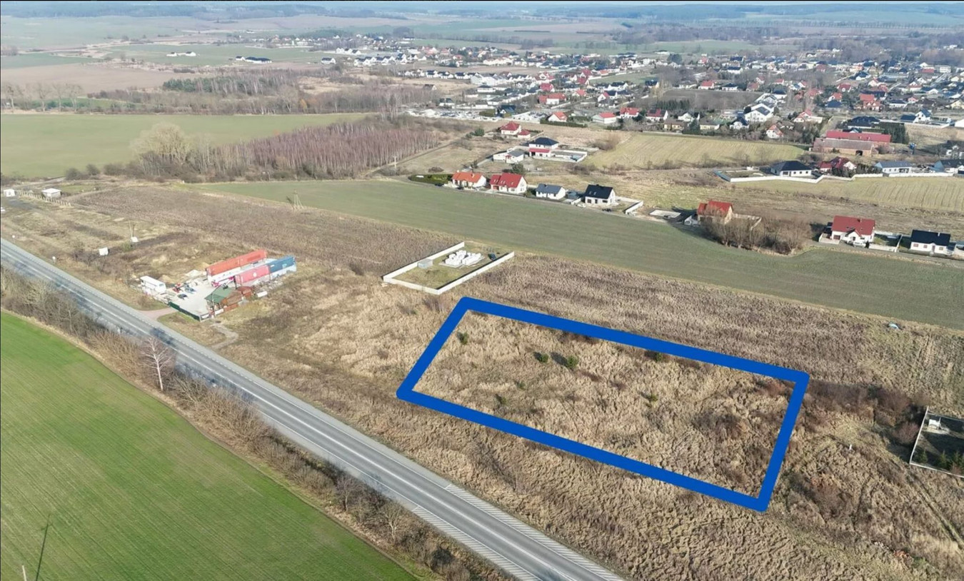 Działka pod zabudowę mieszkaniową i usługową - Widok 3