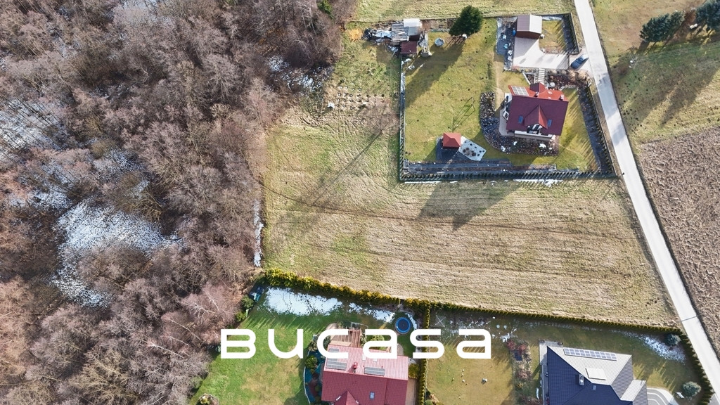 Działka w spokojnej części Koźmic Wielkich - Widok 4