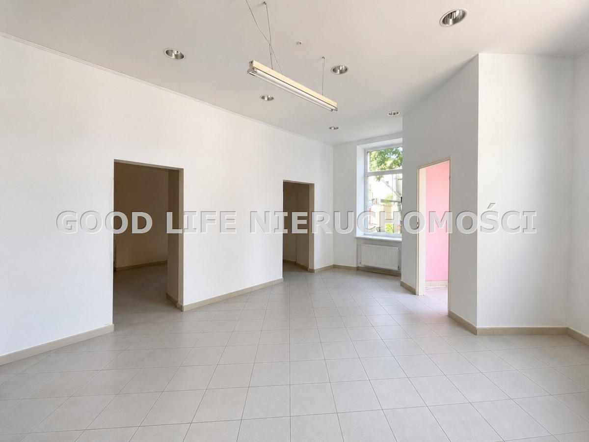 Lokal w ścisłym centrum Rzeszowa, kamienica - Widok 2