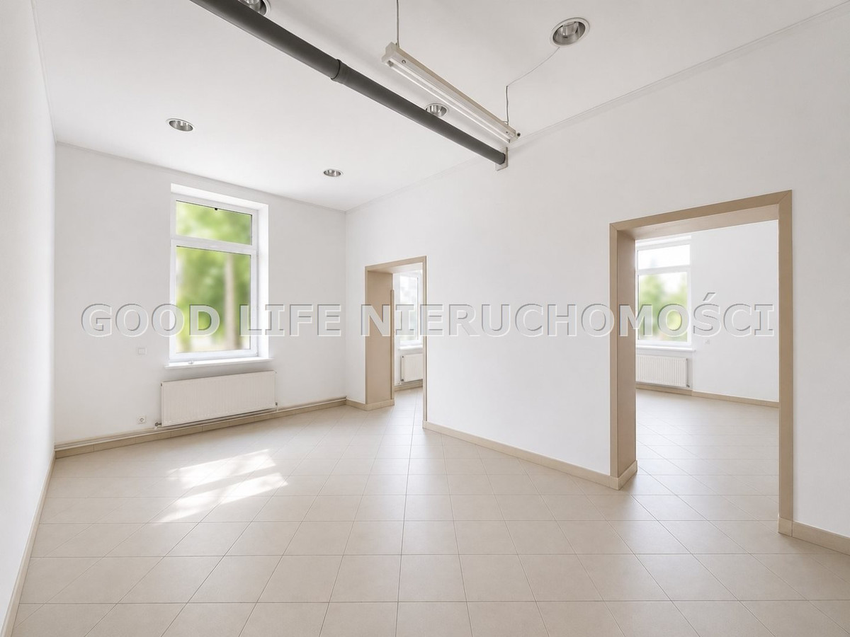 Lokal w ścisłym centrum Rzeszowa, kamienica - Widok 3