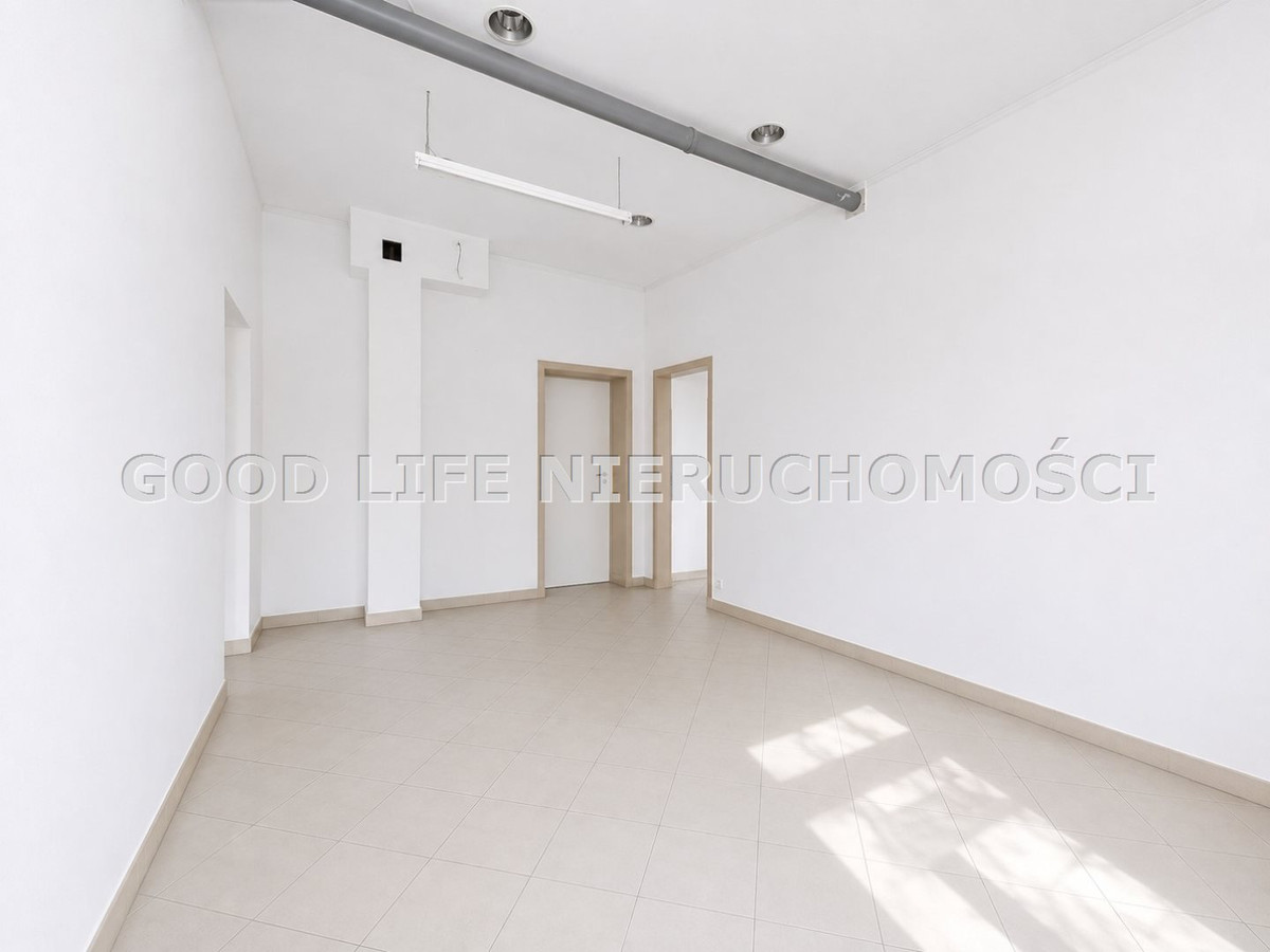 Lokal w ścisłym centrum Rzeszowa, kamienica - Widok 4