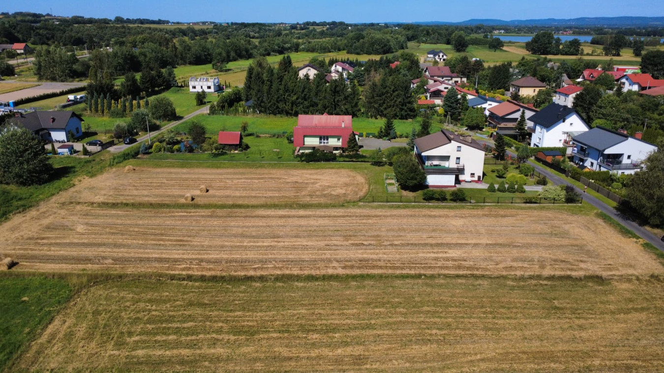 Działka 28,24 ar | zabudowa mieszkaniowa i usługi | Ryczów - Więcej