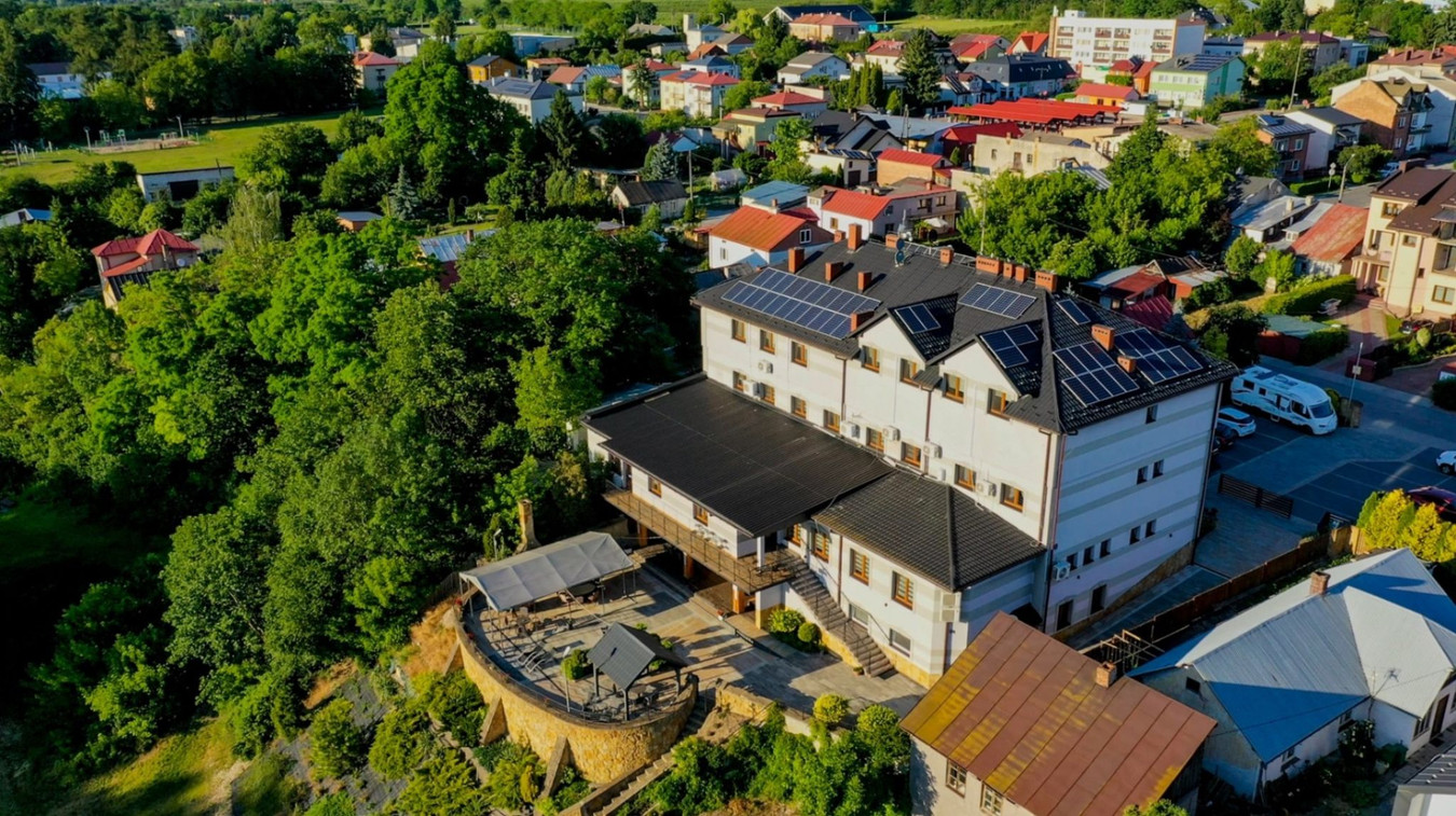 Hotel Bursztyn nad Wisłą – 1400 m², 18 pokoi, potencjał inwestycyjny - Widok 2