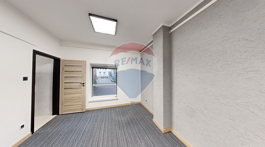 Lokal biurowy 16,06 m2 na parterze biurowca