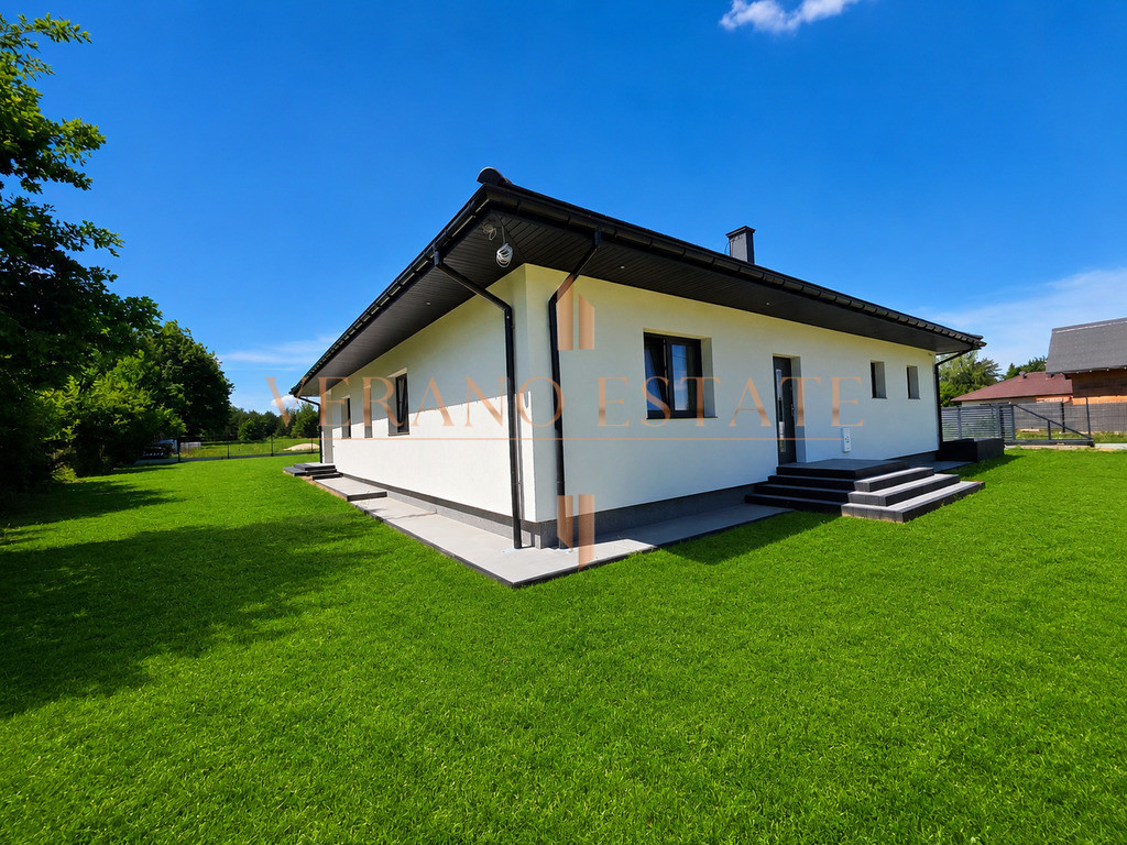 Dom – Żabia Wola, Skuły - Więcej