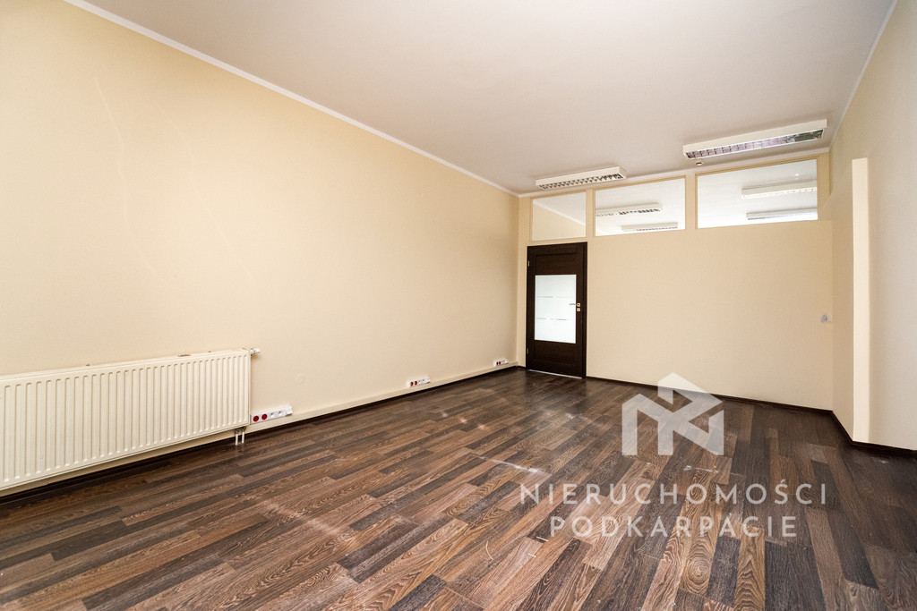 Lokal biurowy do wynajęcia - 84.91 m² - Więcej