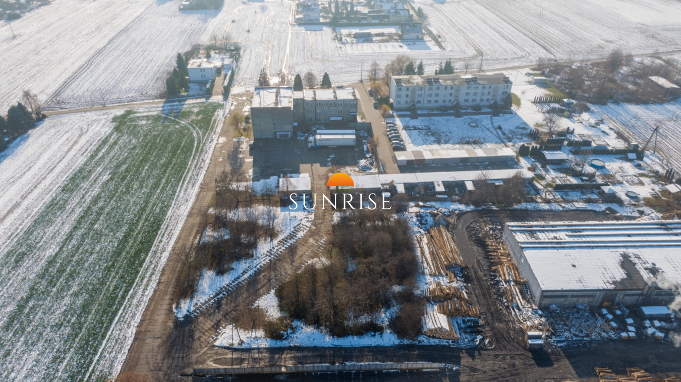 Duży budynek usługowy + 8 garaży | granica PL-CZ - Widok 2